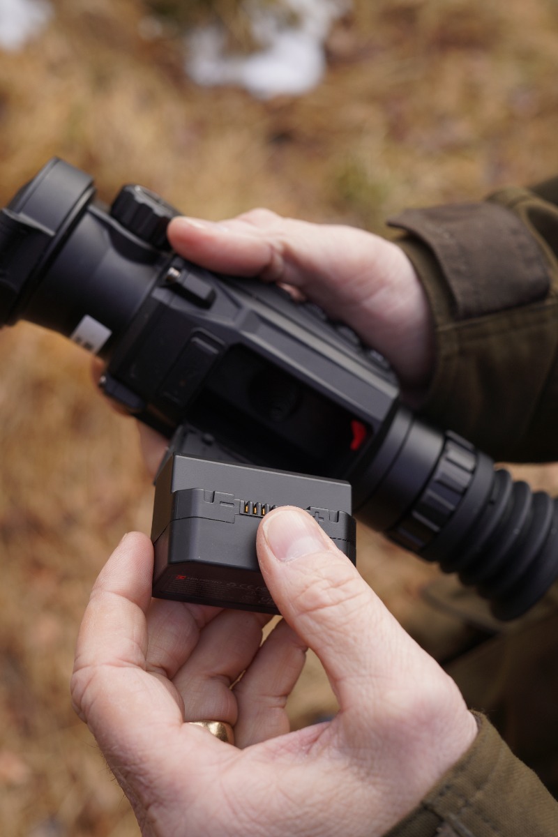 HIKMICRO Thunder 2.0 2.5x 19mm 35mK 256x192px 12µm Smart Thermal Weapon Scope with Rail