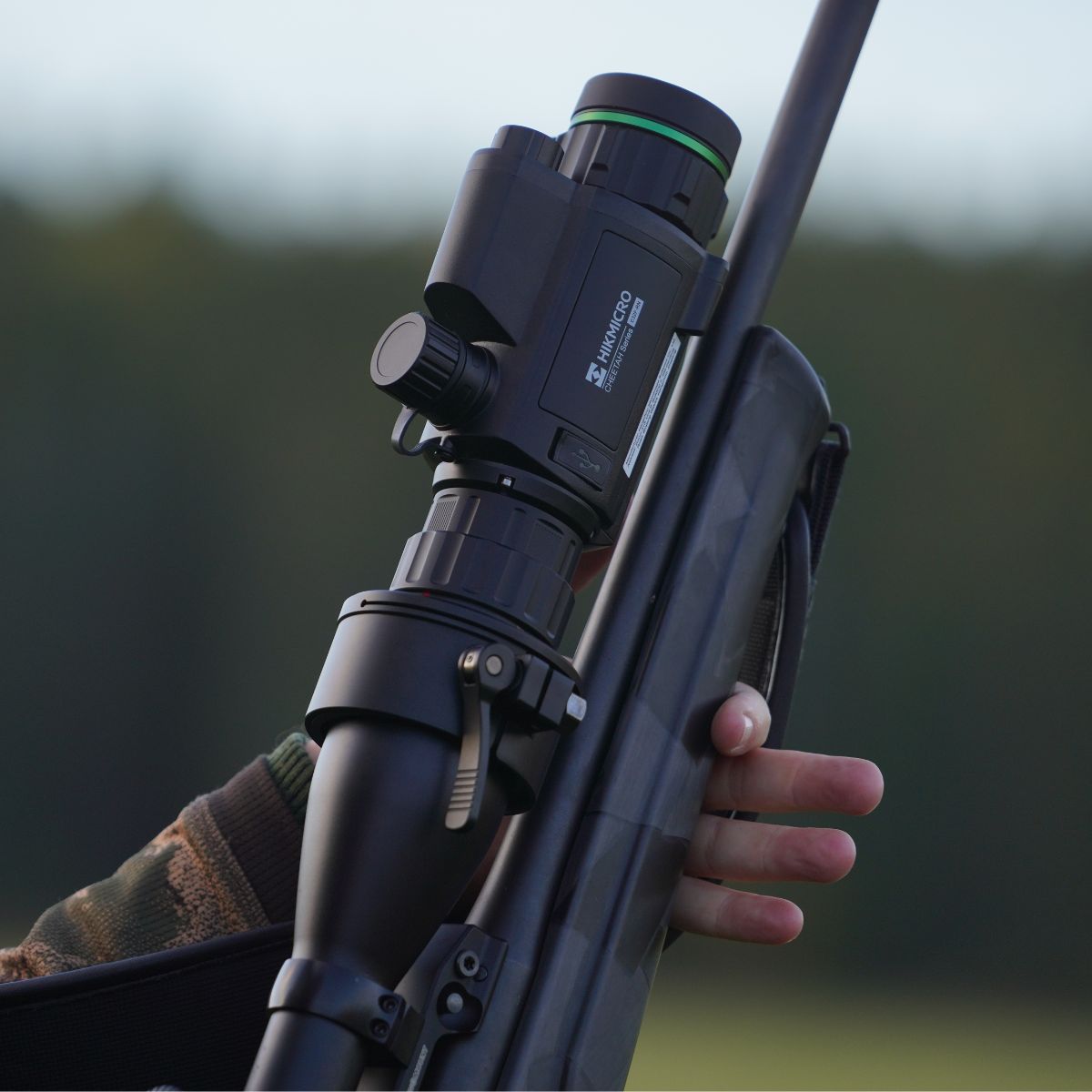 Preowned SOG HIKMICRO HM-C32F-R Cheetah Night vision Front Clip-On (w/60mm Scope Adaptor) - SOG39