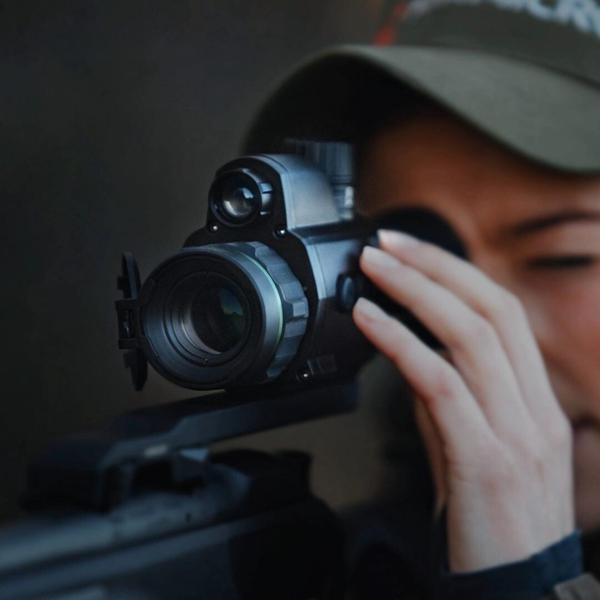 HIKMICRO Cheetah HM-C32F-S 2.7x Day / Night Vision Twilight Rifle Scope **UNBEATABLE PERFORMANCE AT 100YDs**