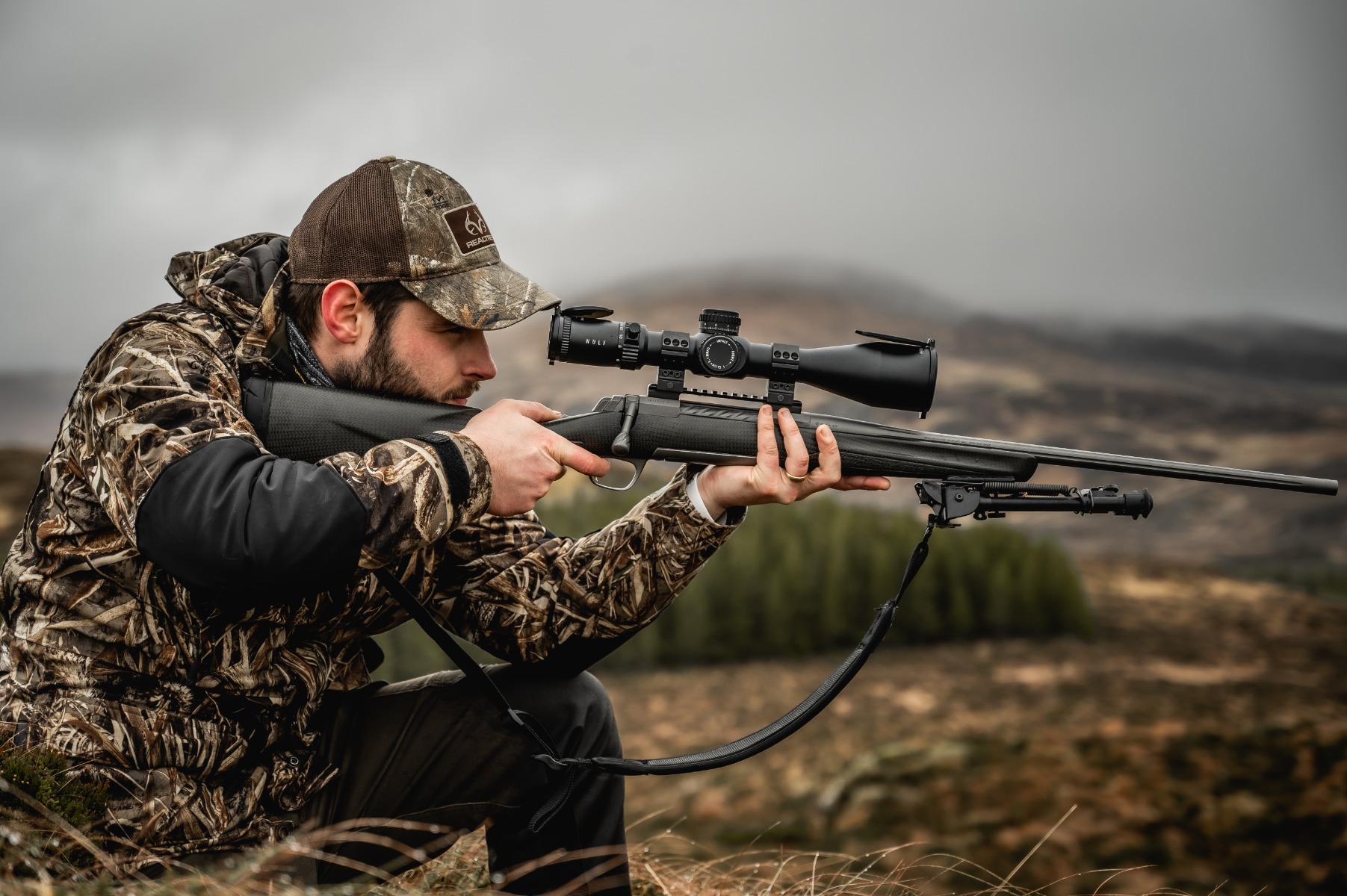 WULF Defender 4.8-26x56 FFP Illuminated W-MIL3 ZTL 0.1 MRAD Rifle Scope Lifestyle photo 3